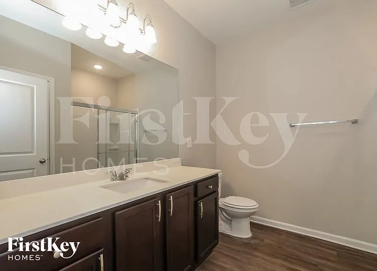 1193 Hudson Ct — Photo 9