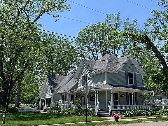4th image of 107 N Lapeer St