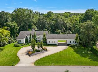 924 Knob Creek Dr, Rochester, MI 48306