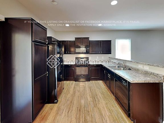 5th image of 4131 S 81st Dr