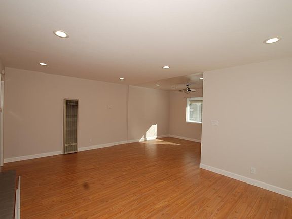 2nd image of 1588 Ontario Dr APT 1