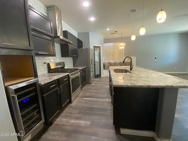 7721 S 68th Dr — Photo 5