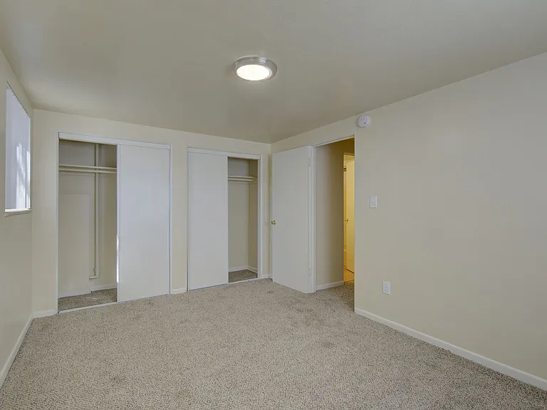 4720 E 8th Ave — Photo 7