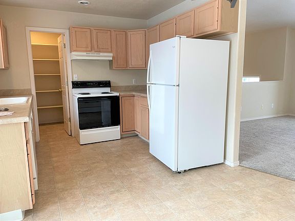 3rd image of 4925 Country Club Ln #A
