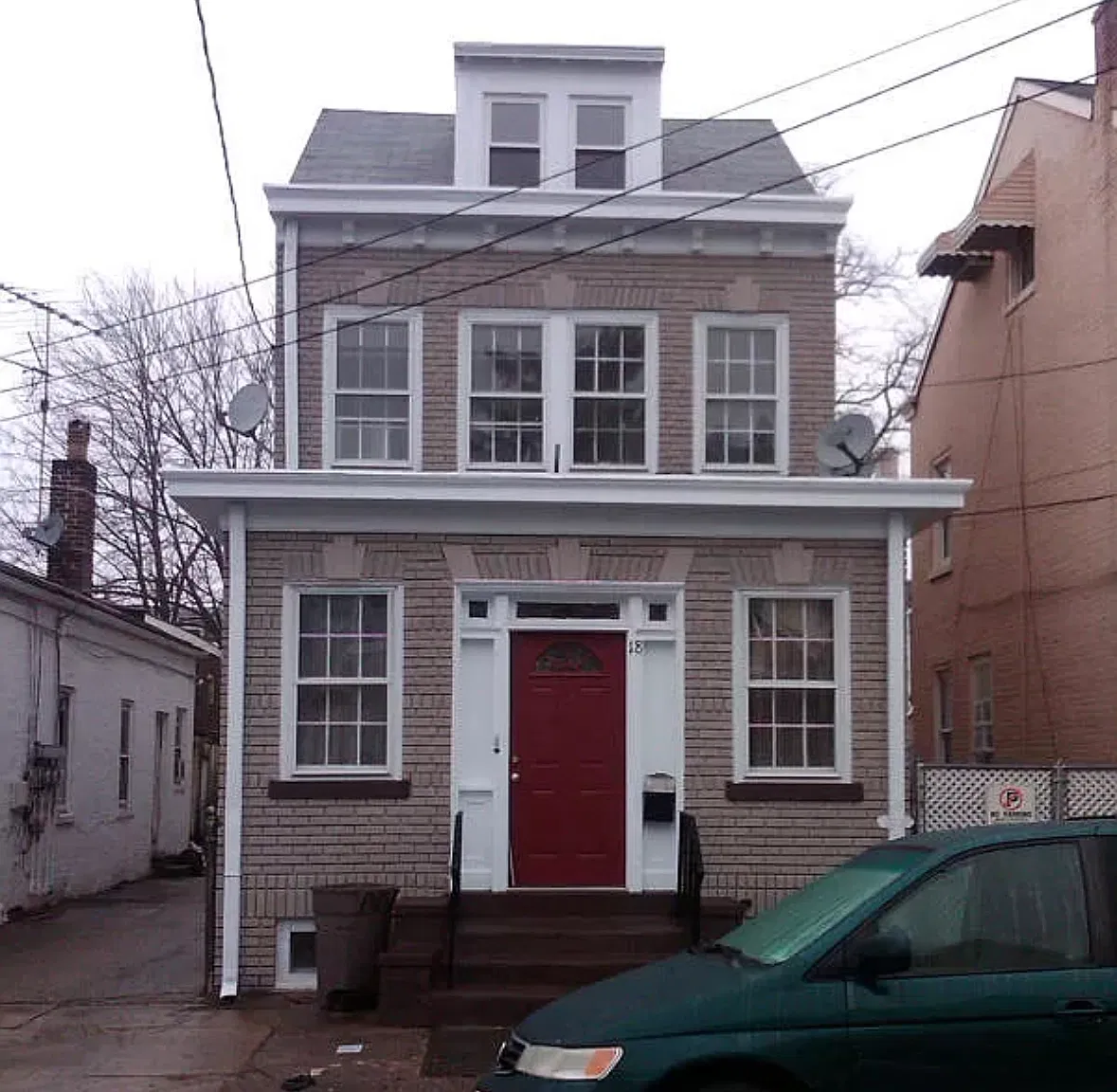 3 bed, 1275 sqft, $2,000 — Photo 1