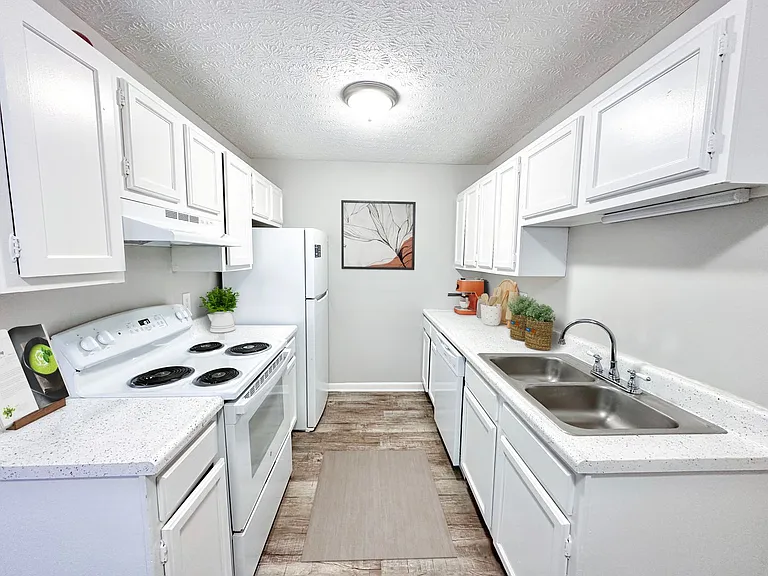 Hickory Hill Apartment Homes — Photo 7