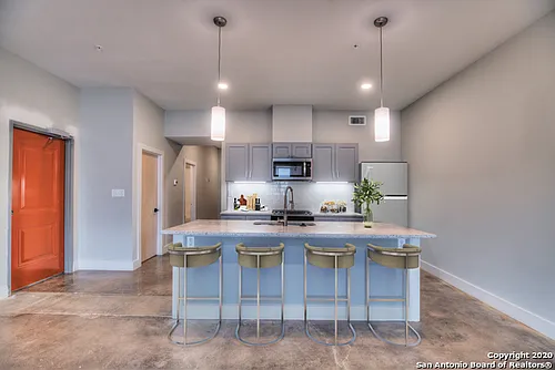 210 W Peden Aly #125 Photo 1