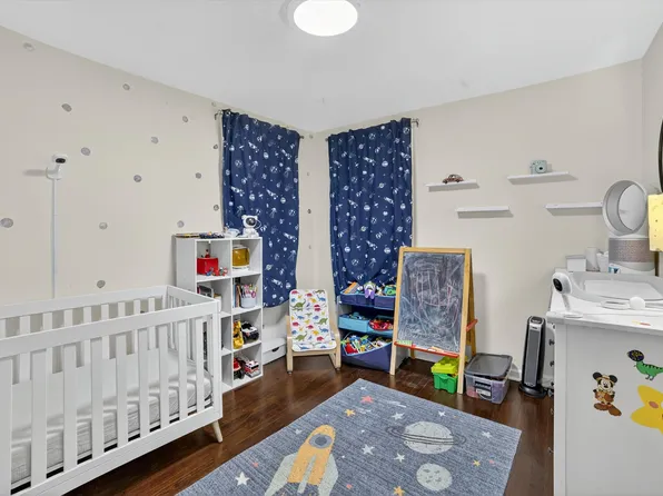 6495 Broadway image 27 of 32