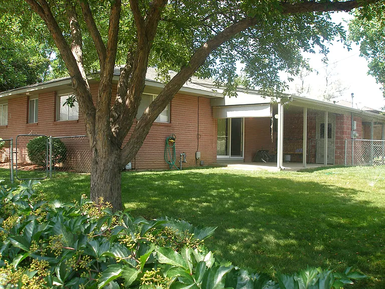 1404 Cypress Dr — Photo 3