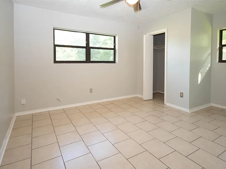 10902 Mosscrest Dr — Photo 17