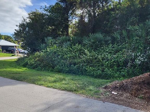 5th image of 2338 SW Fern Circle