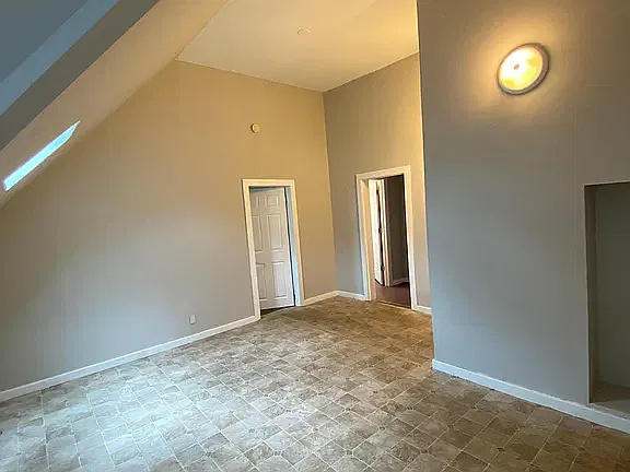7 bed, $4,500 — Photo 2