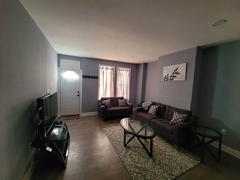 1627 Rutland Ave — Photo 5