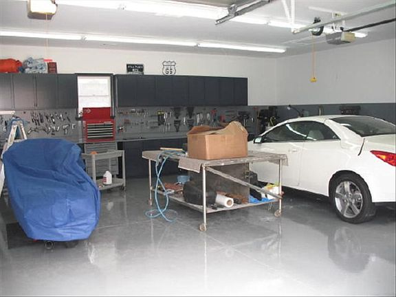 Detached Garage