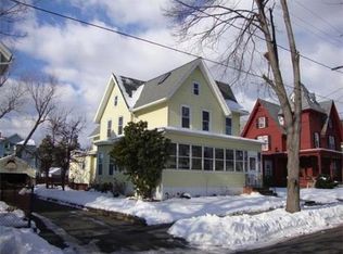 9 Taylor St, Holyoke, MA 01040