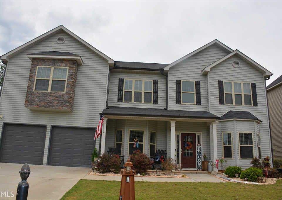1st image of 132 Stoney Creek Dr