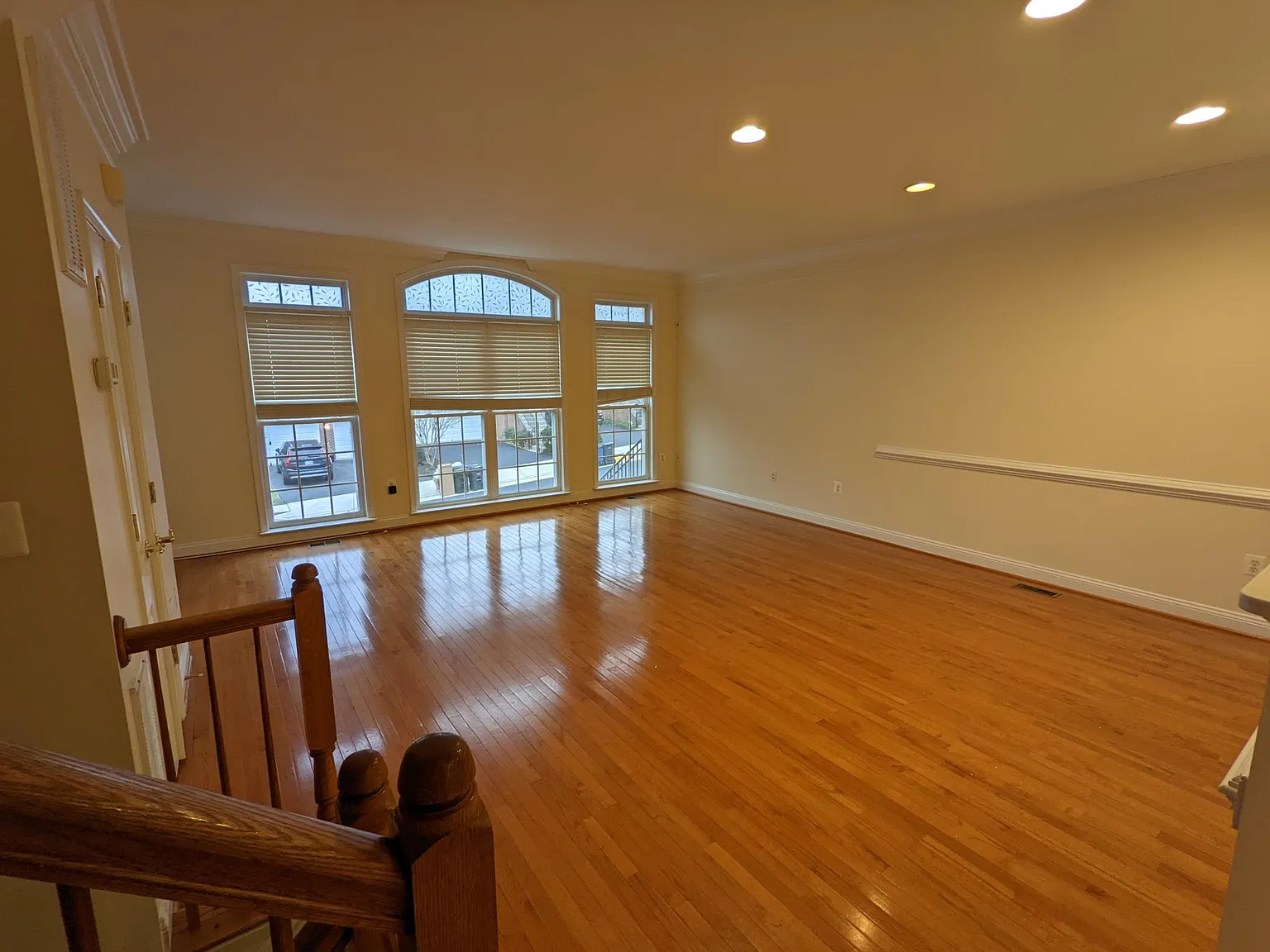 4 bed, 3.5 bath, 2281 sqft, $3,500 — Photo 3