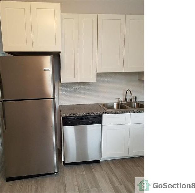 2nd image of 702 E 90th St APT 3