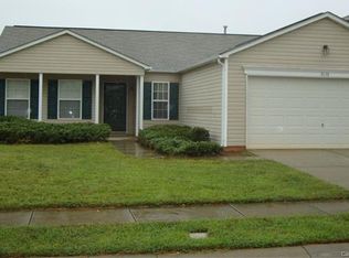 8130 Rosberg Ln, Charlotte, NC 28216