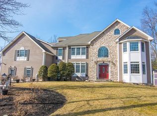 112 Thorndike St, Dunstable, MA 01827