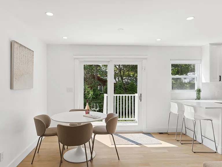 13 Shore Rd — Photo 8