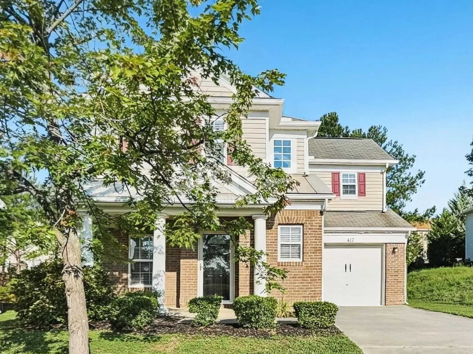 3 bed, 2.5 bath, 1672 sqft, $1,960 — Photo 1