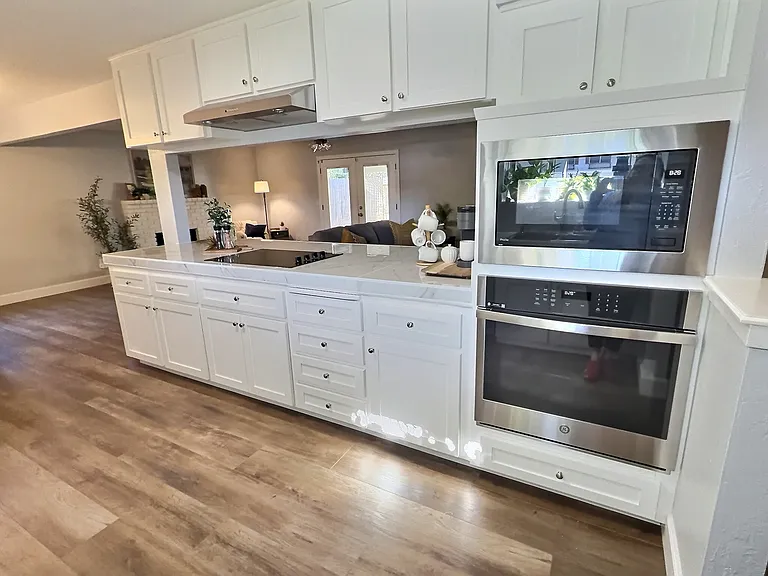 8237 N Del Mar Ave — Photo 8