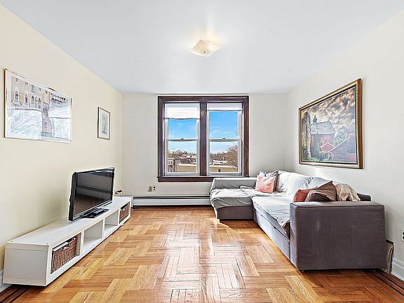2nd image of 144 Old Bergen Rd APT D4