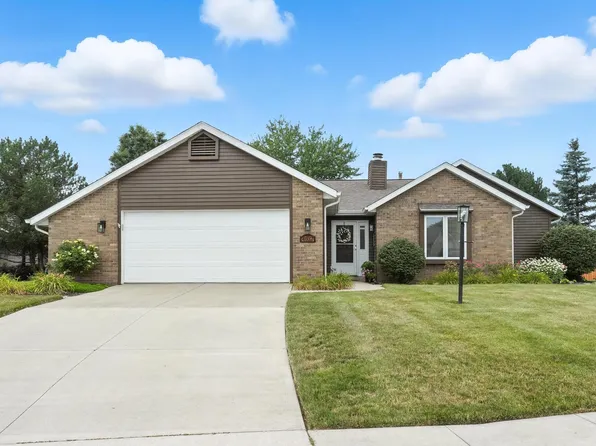 4032 Willow Bay Dr, New Haven, IN 46774