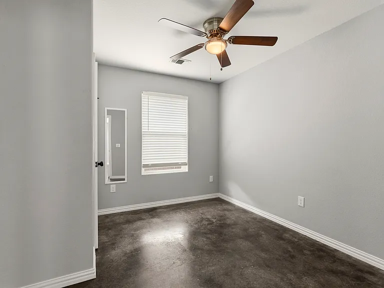 933 Rice St — Photo 9