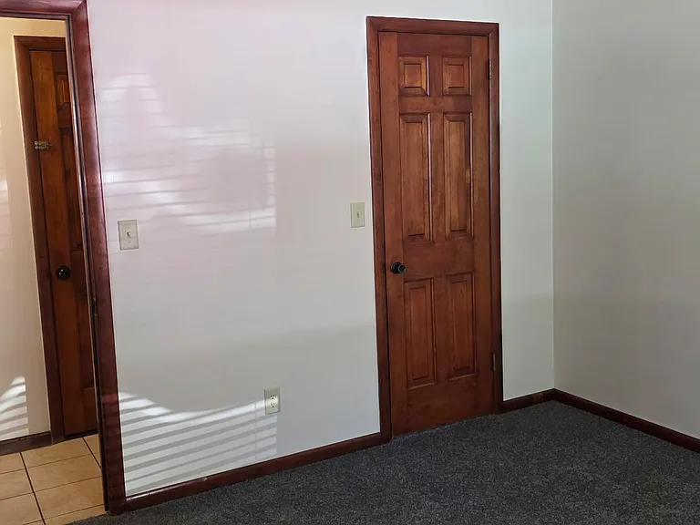 2727 Warwick St — Photo 5
