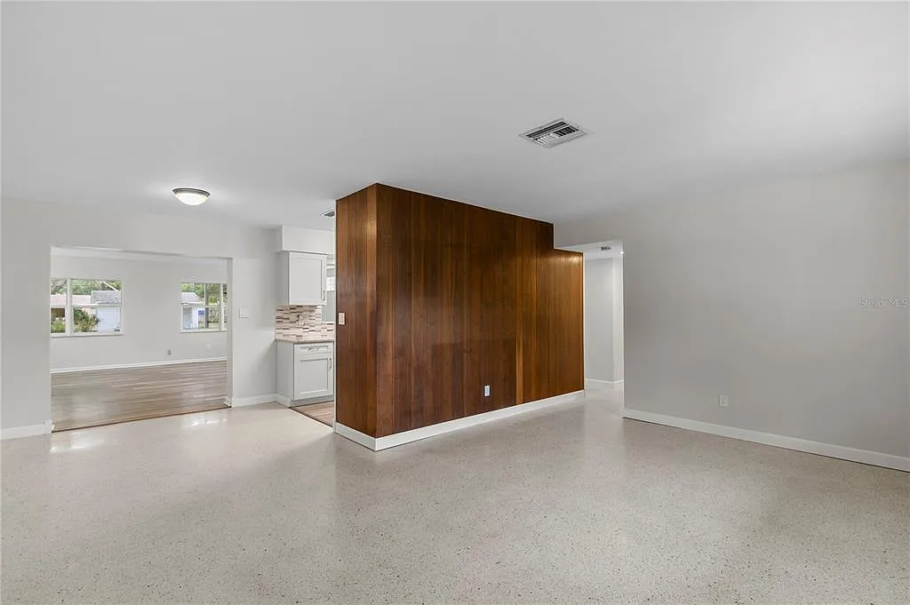3 bed, 2.0 bath, 1690 sqft, $3,750 — Photo 4