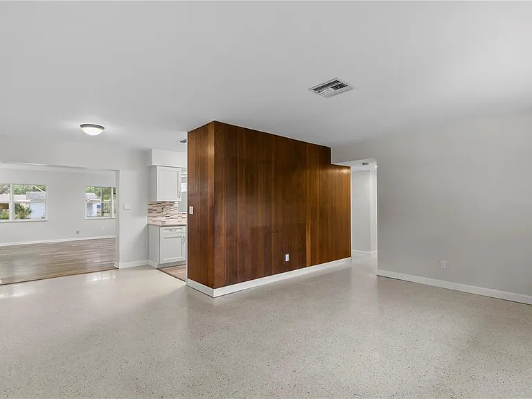 2910 W Price Ave — Photo 4