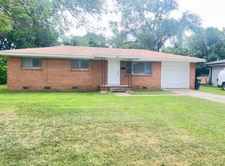 609 Cedar St, Springdale, AR 72764