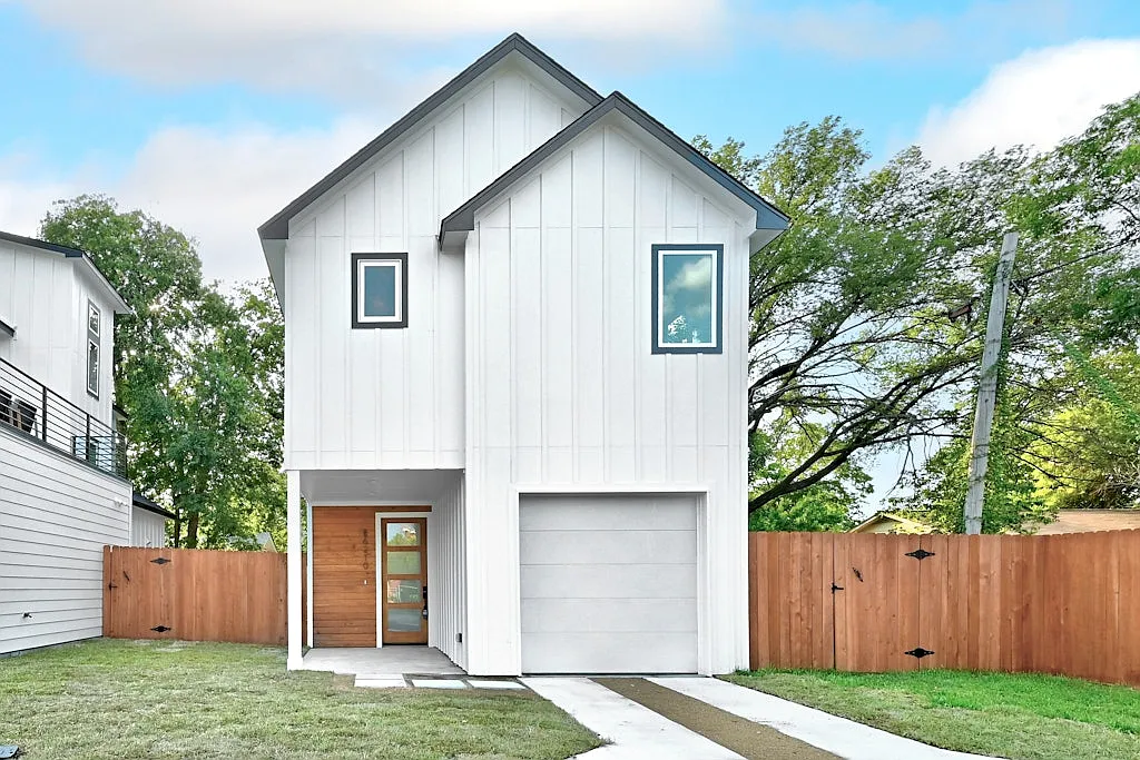 2 bed, 2.5 bath, 1352 sqft, $2,350 — Photo 3