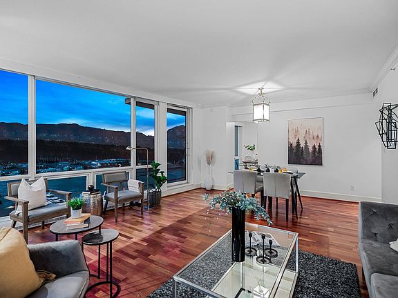 4th image of 323 Jervis St #1304
