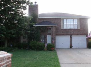 609 Blue Ridge Dr, Edmond, OK 73003