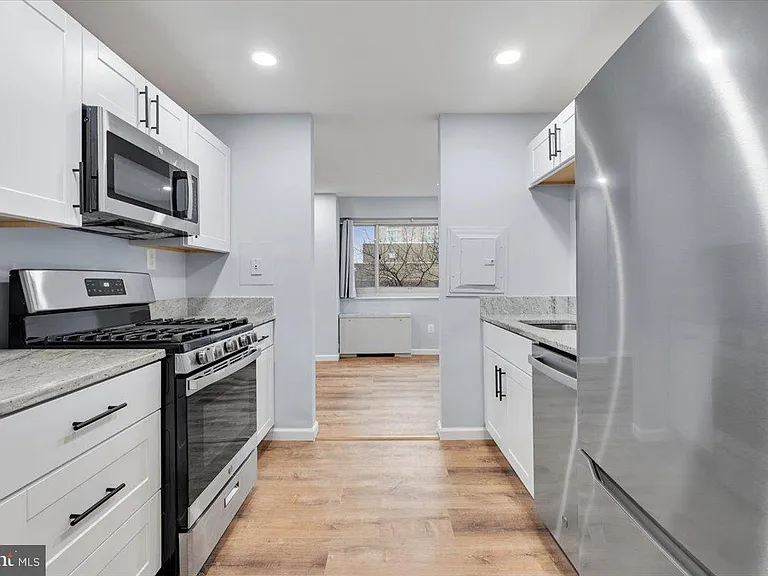 4520 King St #601 — Photo 16
