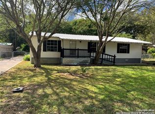 526 Reiley Rd, Seguin, TX 78155