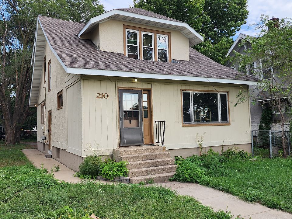 1st image of 210 9th Ave S
