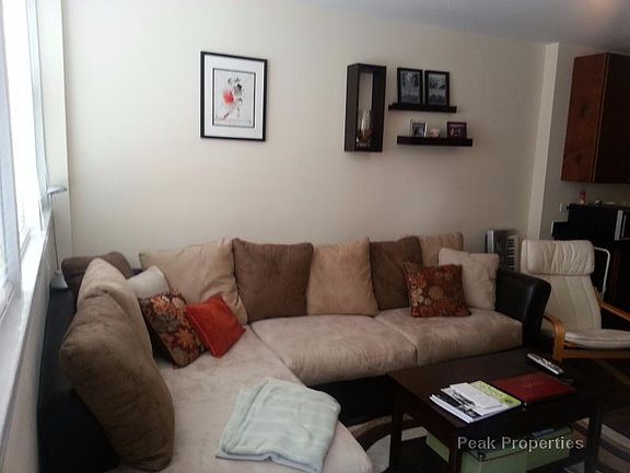 2nd image of 2102 N Hoyne Ave APT 2F