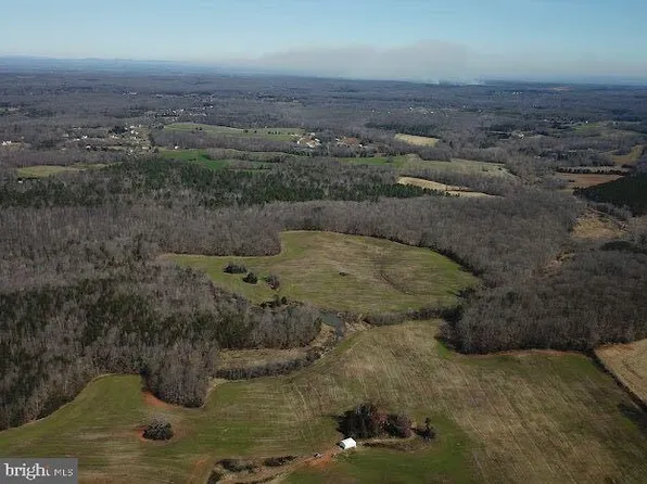 138 Park Farm Ln, Fredericksburg, VA 22406