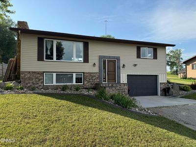 901 Hanna Ave, Valley City, ND, 58072
