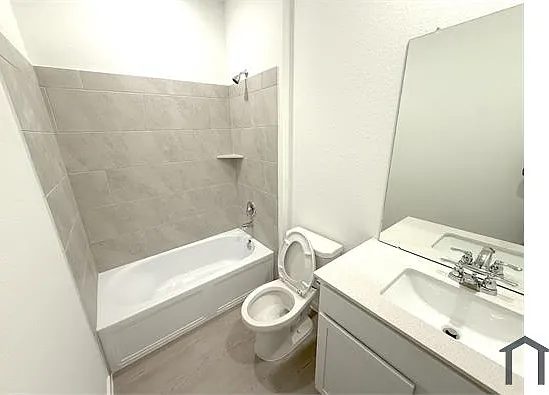 423 Amy St — Photo 13