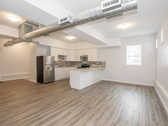 2nd image of 140 Caroline St S #1
