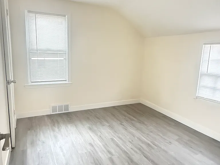 19336 Binder St — Photo 10
