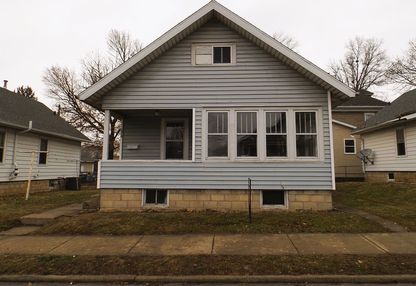1510 E 4th St, Sterling, IL 61081 Zillow