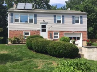 2 Dixie Ln, Norwalk, CT 06850