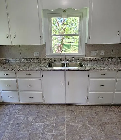 308 Main St — Photo 10