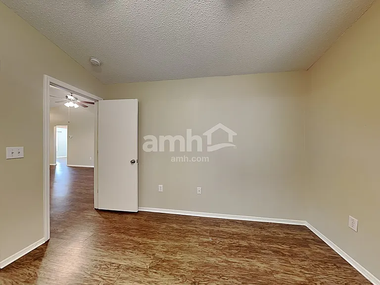 422 Abigail Rd — Photo 7